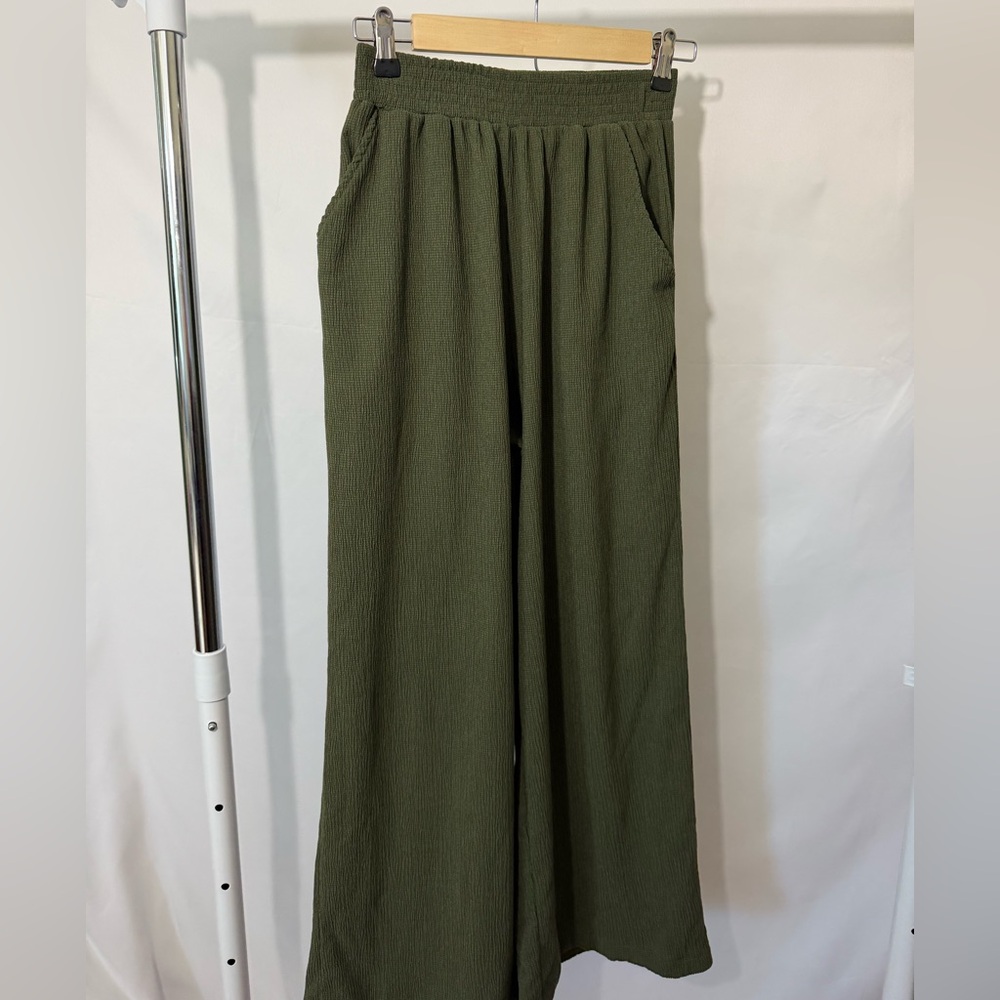 Olive Green Wide Leg Pants Lightweight Summer High Waist Comfy Small - Picture 1 of 9
